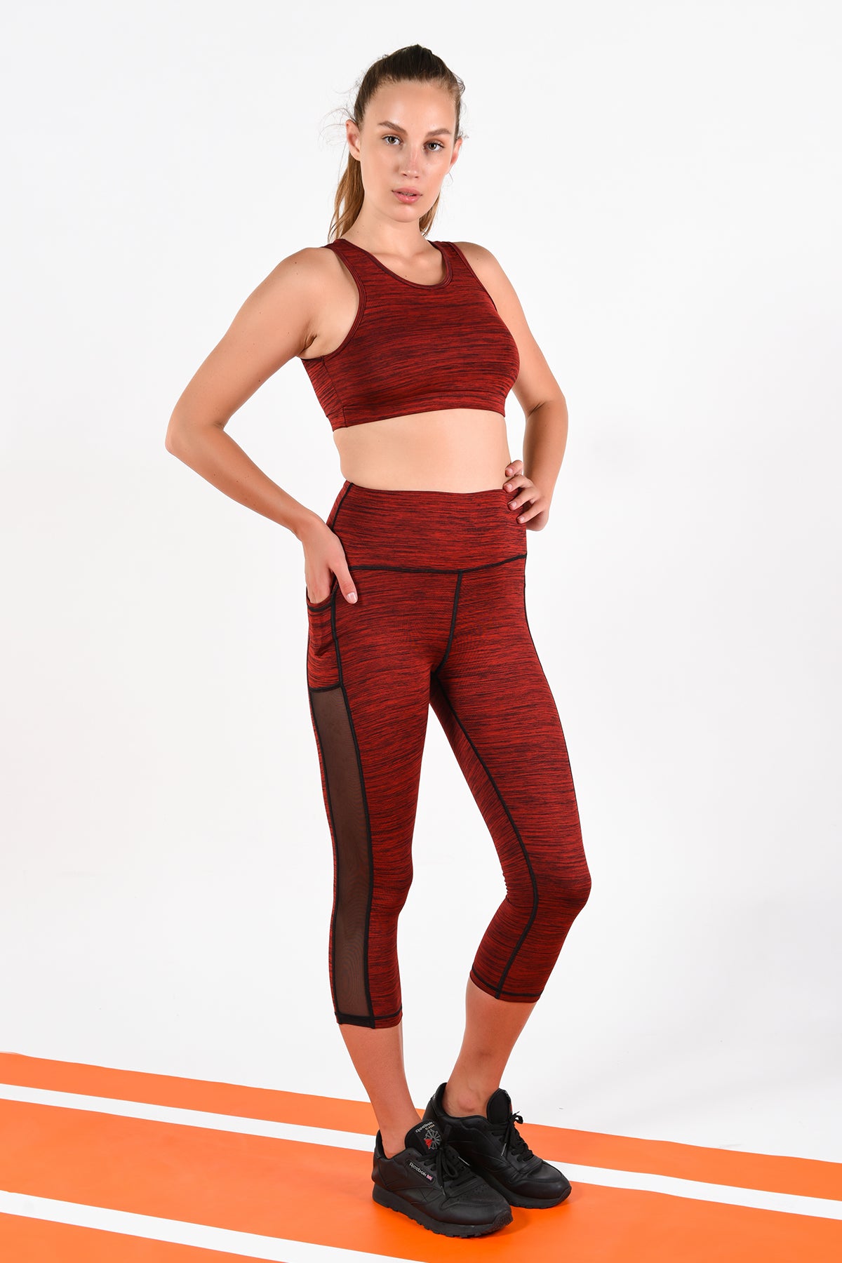 Side Pocket Design Red Spacedye Fabric Active Sportswear for Women