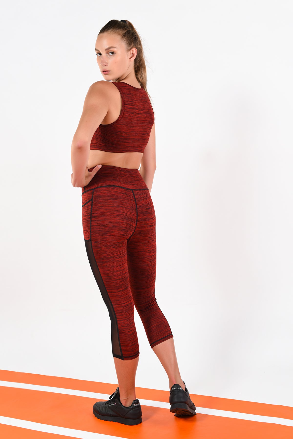 Side Pocket Design Red Spacedye Fabric Active Sportswear for Women